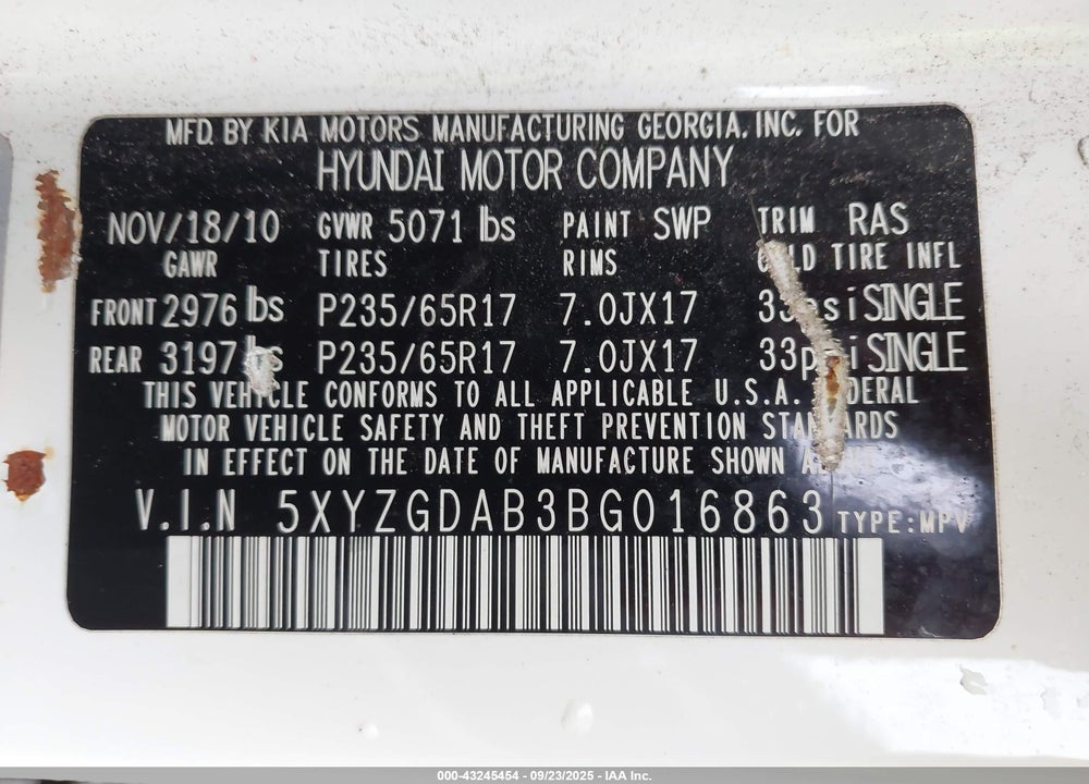 2011 HYUNDAI SANTA FE VIN: 5XYZGDAB3BG016863