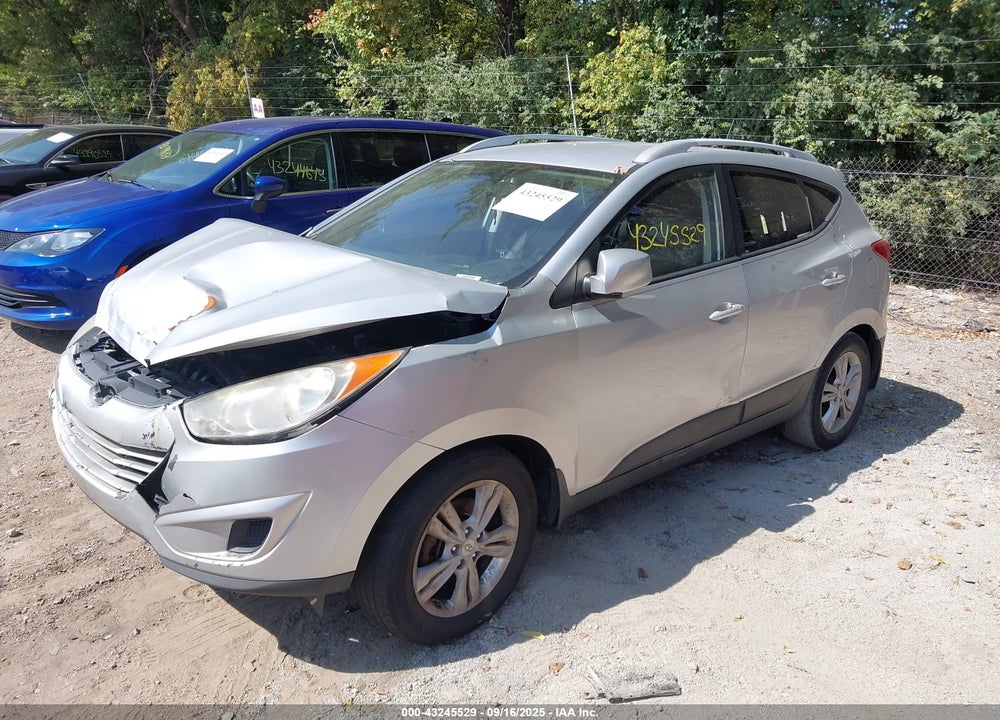 2011 HYUNDAI TUCSON VIN: KM8JUCAC8BU274413