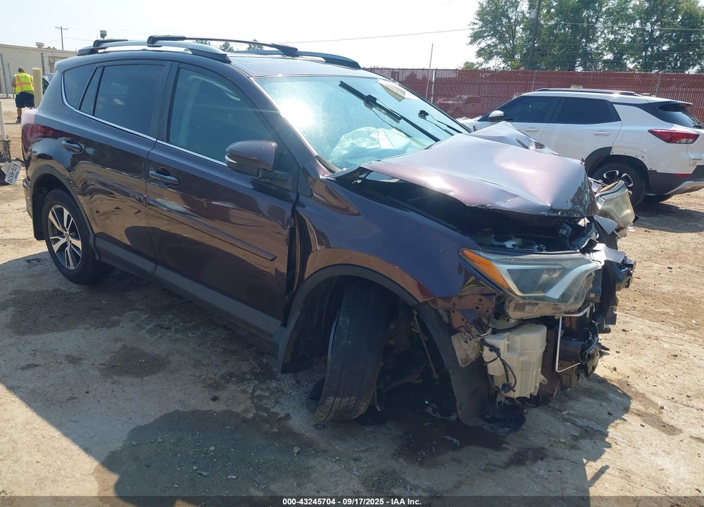 2018 TOYOTA RAV4 XLE VIN: 2T3WFREV0JW499249