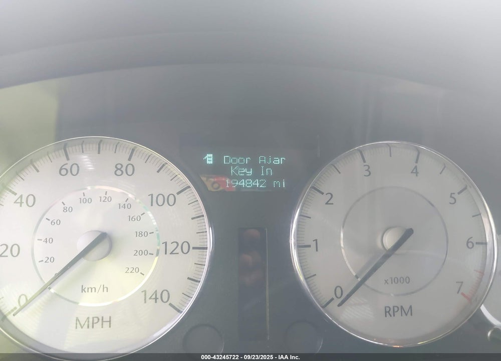 2008 CHRYSLER 300 VIN: 2C3LA33G48H109447
