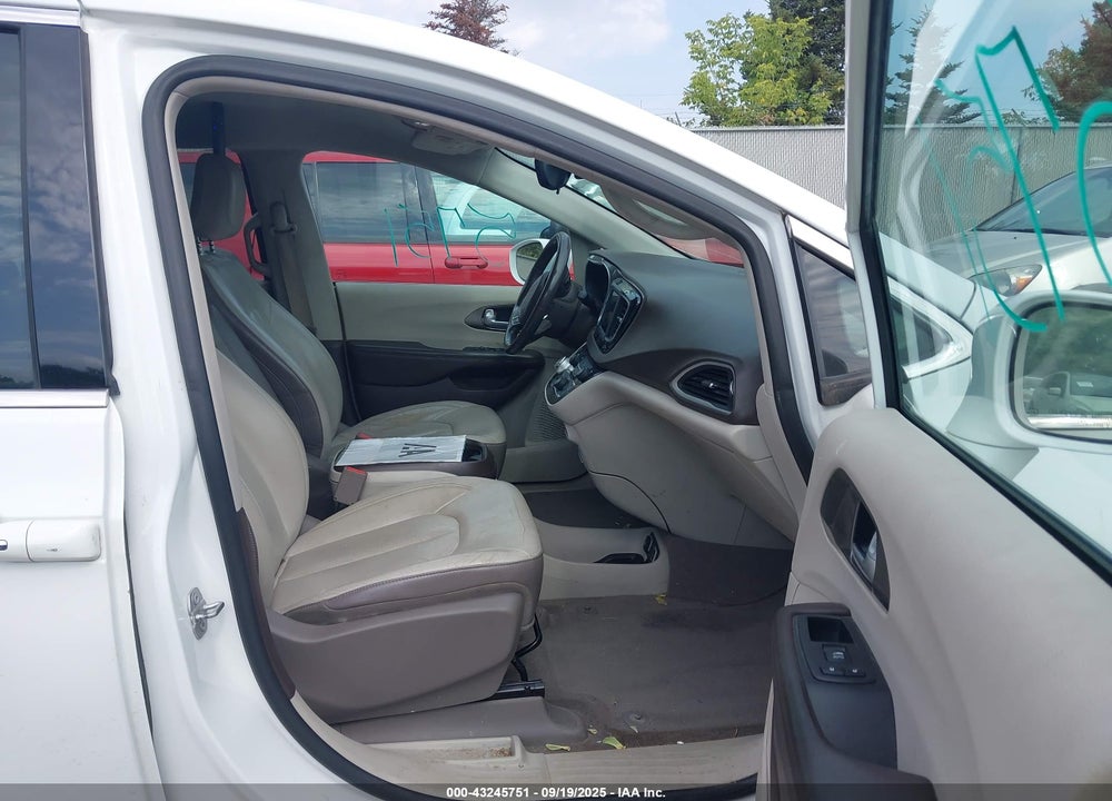 2018 CHRYSLER PACIFICA VIN: 2C4RC1BGXJR142538