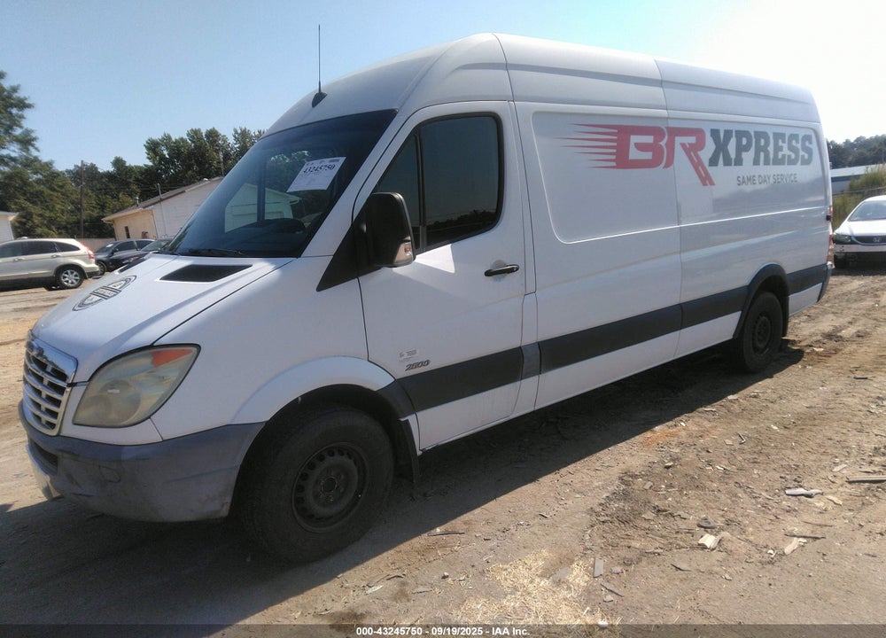 2010 UNDEFINED --- VIN: WDYPE8CCXA5448145