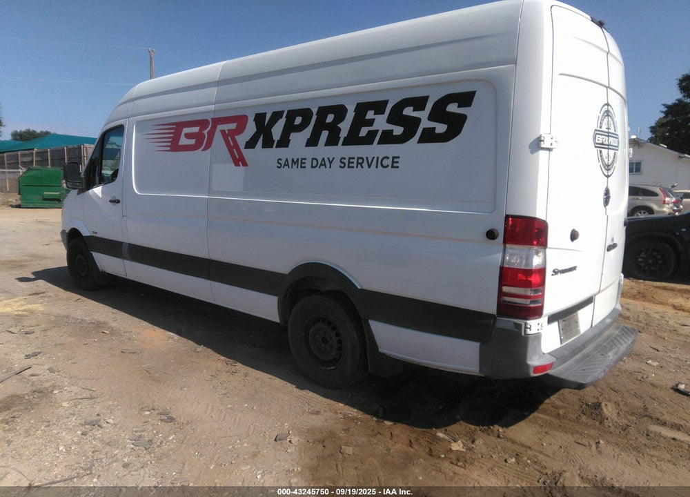 2010 UNDEFINED --- VIN: WDYPE8CCXA5448145