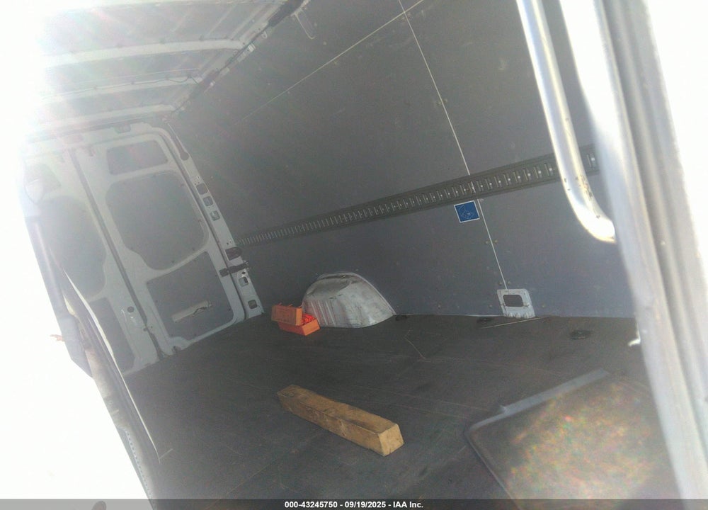 2010 UNDEFINED --- VIN: WDYPE8CCXA5448145