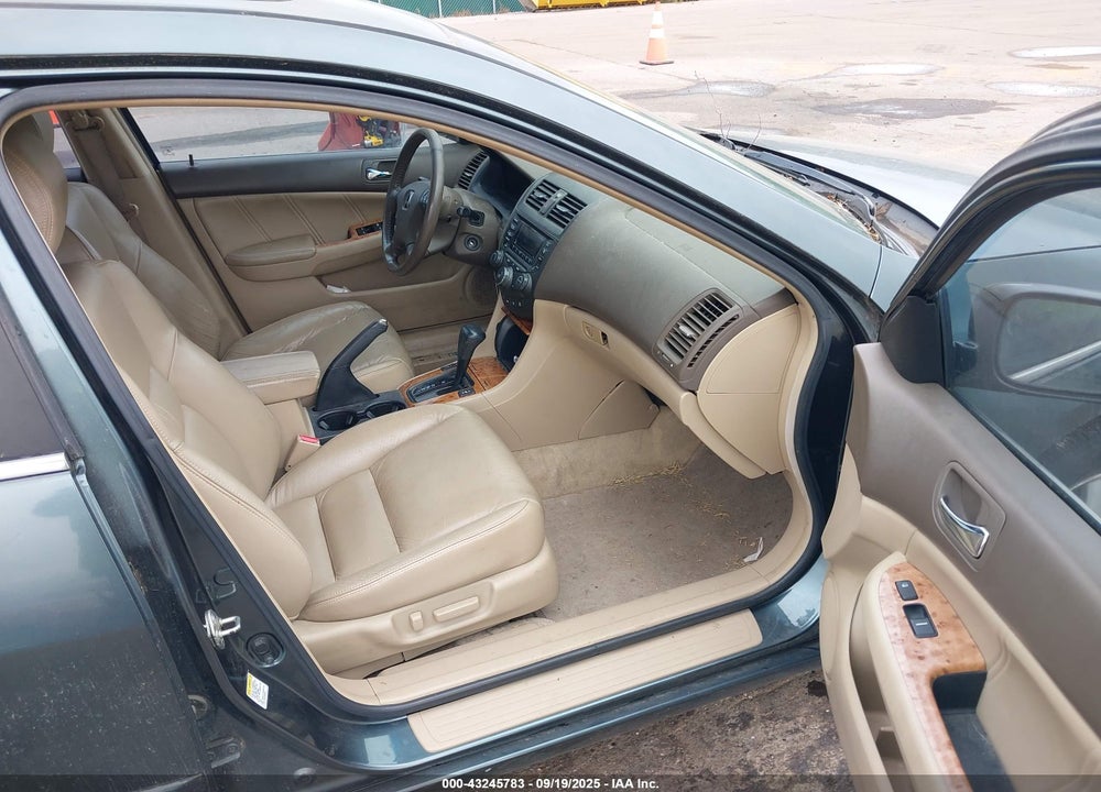 2005 HONDA ACCORD 3.0 EX VIN: 1HGCM66555A062813