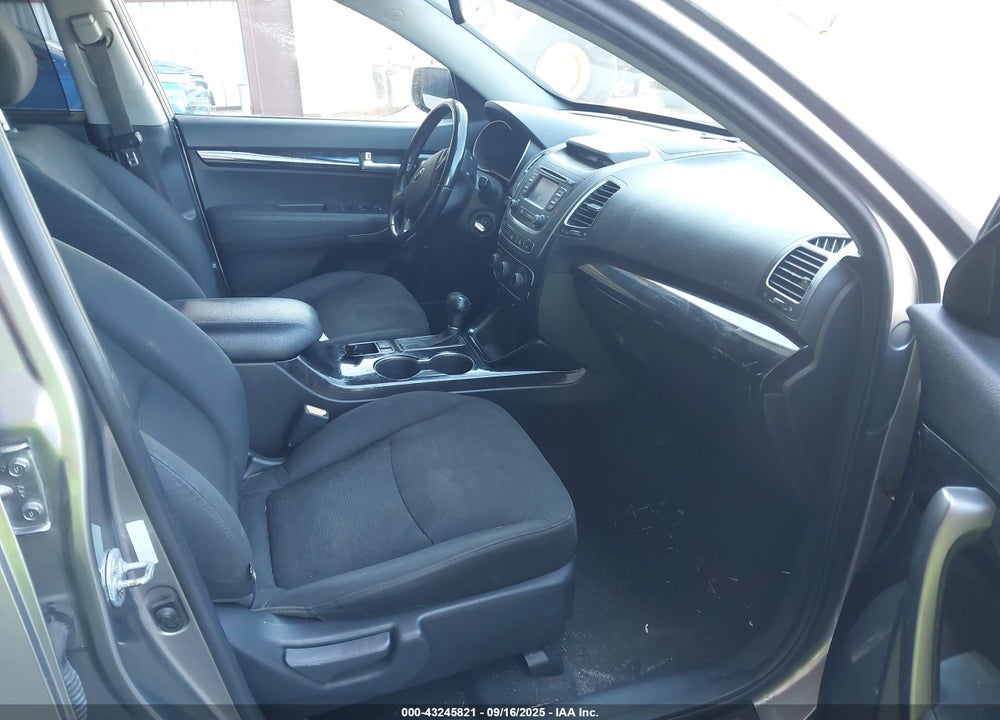 2014 KIA SORENTO VIN: 5XYKT3A63EG501308