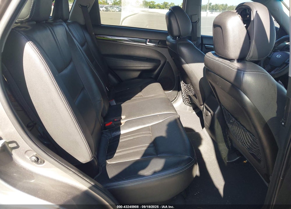 2012 KIA SORENTO VIN: 5XYKU4A61CG227543