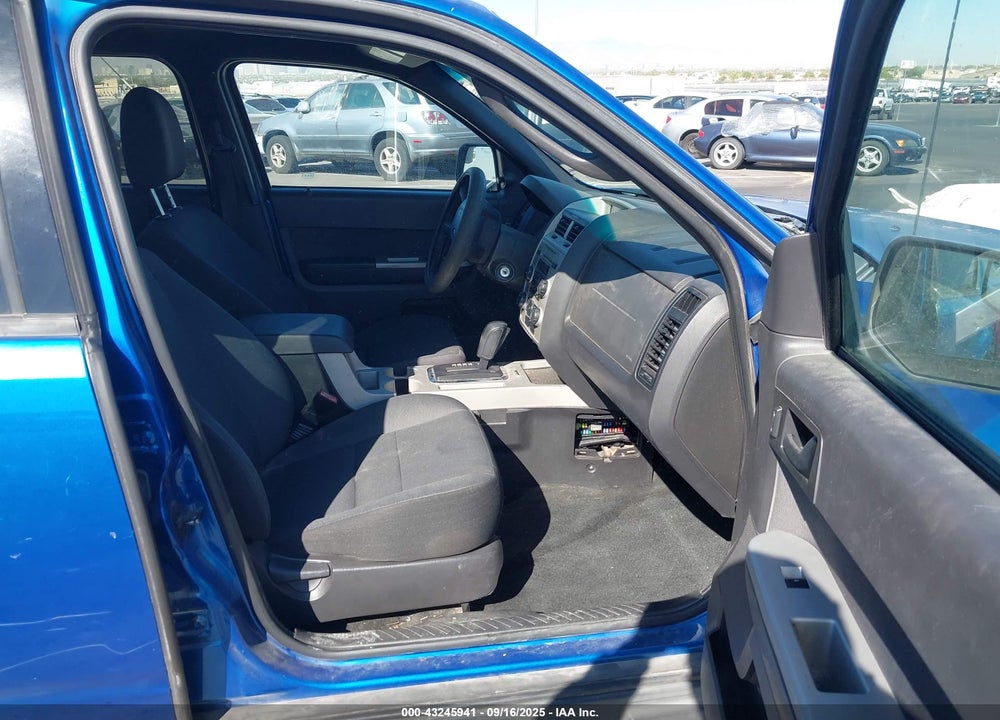 2011 FORD ESCAPE VIN: 1FMCU0D70BKA27890