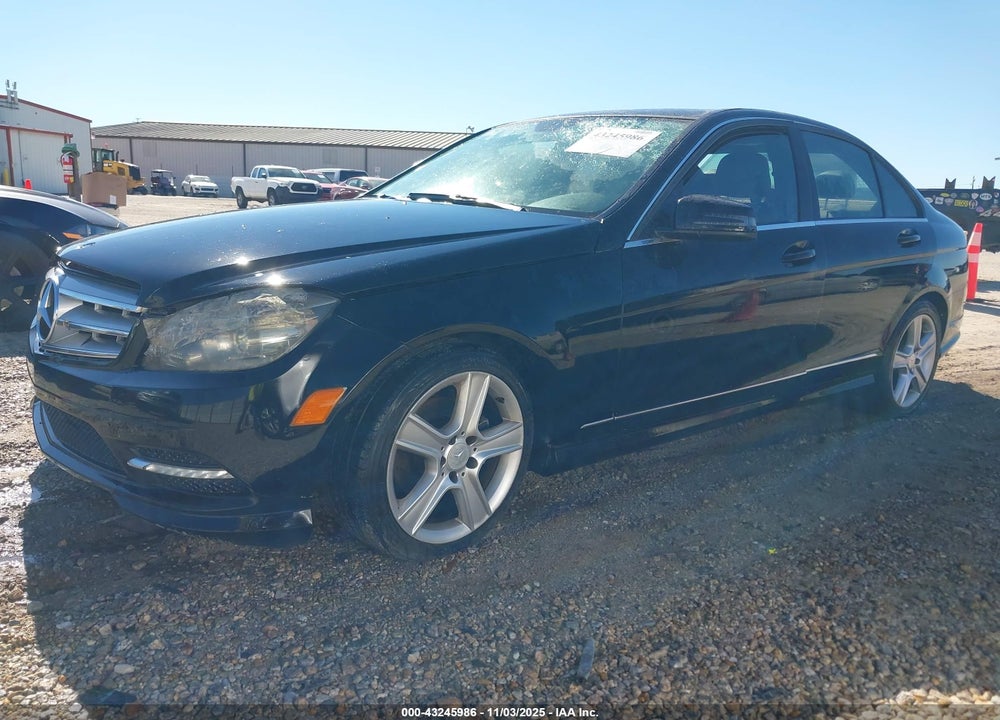 2011 MERCEDES-BENZ C 300 SPORT VIN: WDDGF5EB8BR137146