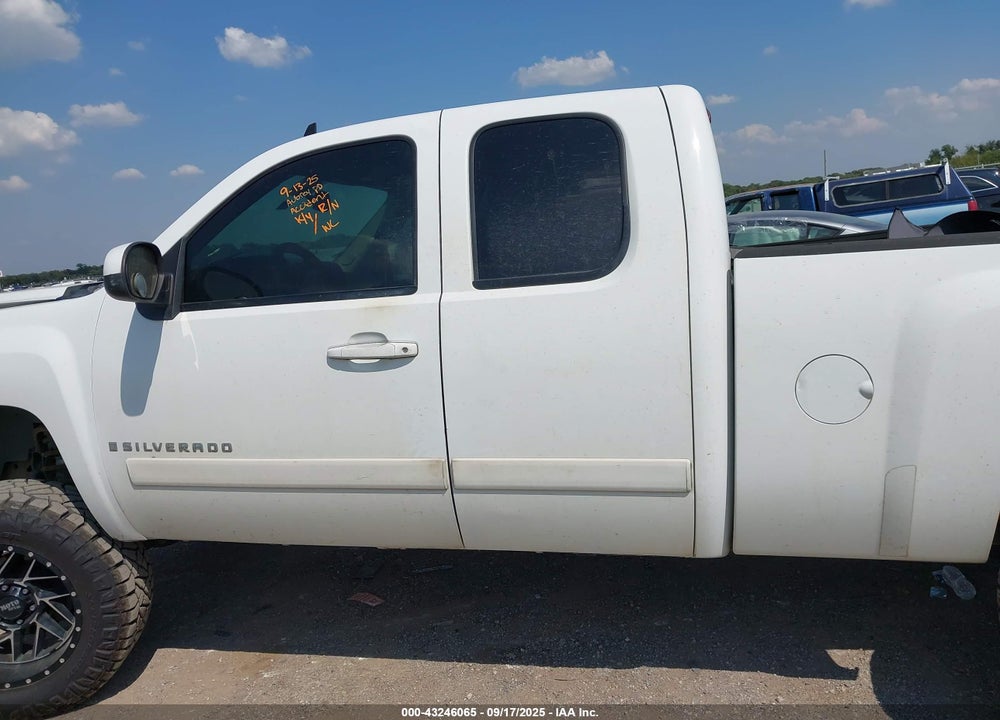 2008 CHEVROLET SILVERADO C1500 VIN: 1GCEC19J48Z227908