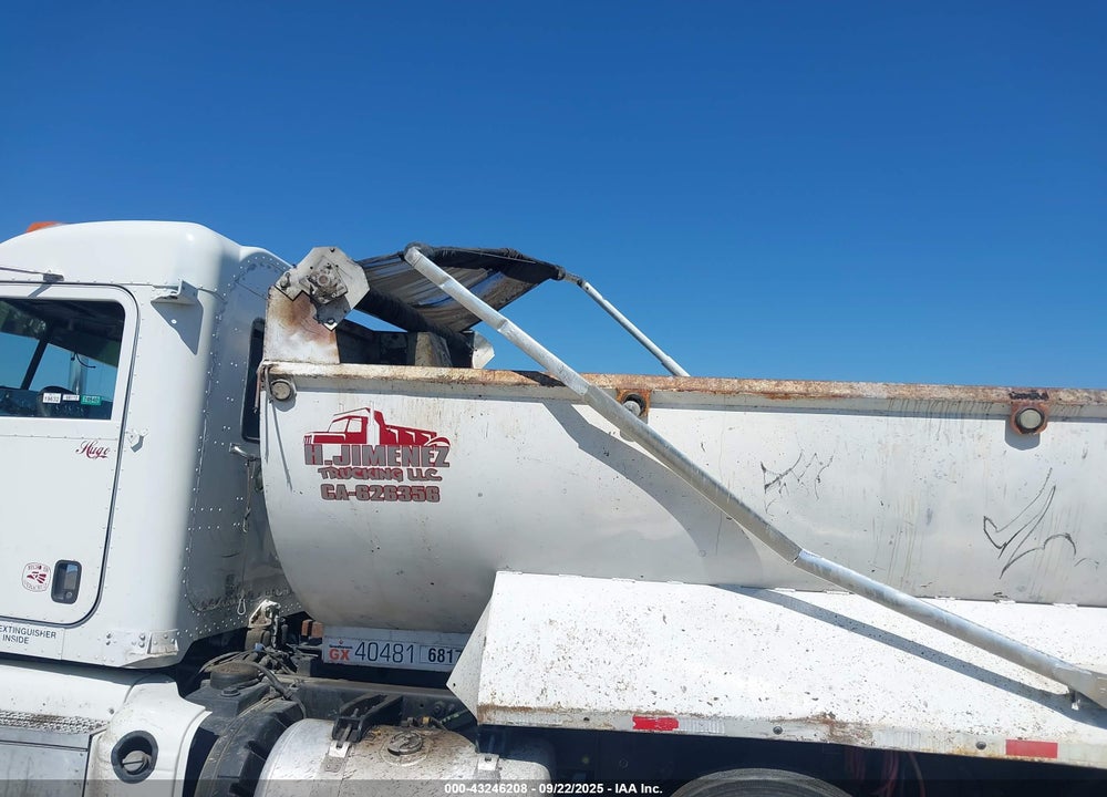 2013 PETERBILT 386 VIN: 1XPHD49X5DD200142