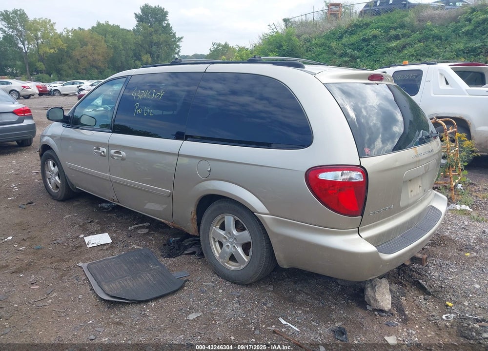 2005 DODGE GRAND CARAVAN SXT VIN: 2D4GP44L05R258721