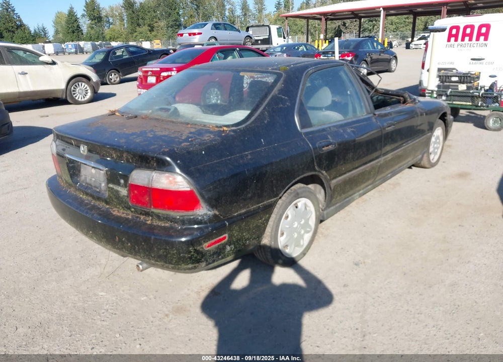 1997 HONDA ACCORD LX VIN: 1HGCD5635VA220267