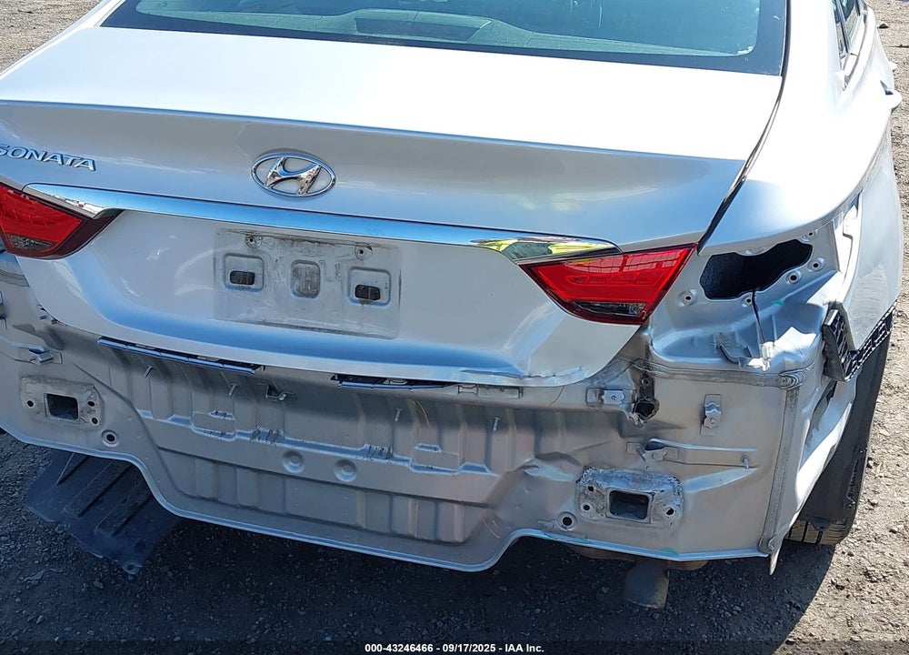 2014 HYUNDAI SONATA VIN: 5NPEB4AC3EH924250