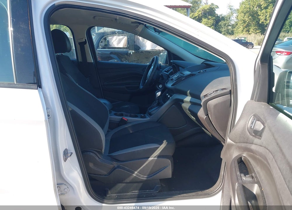 2014 FORD ESCAPE VIN: 1FMCU0F75EUE07670