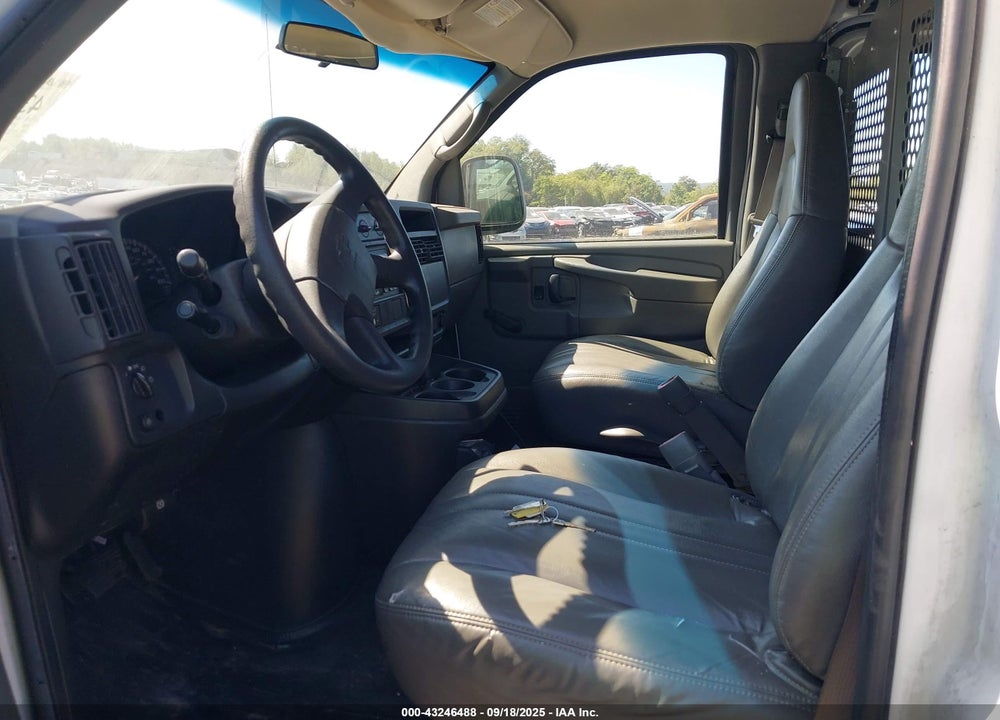 2006 CHEVROLET EXPRESS WORK VAN VIN: 1GCGG25V861110937