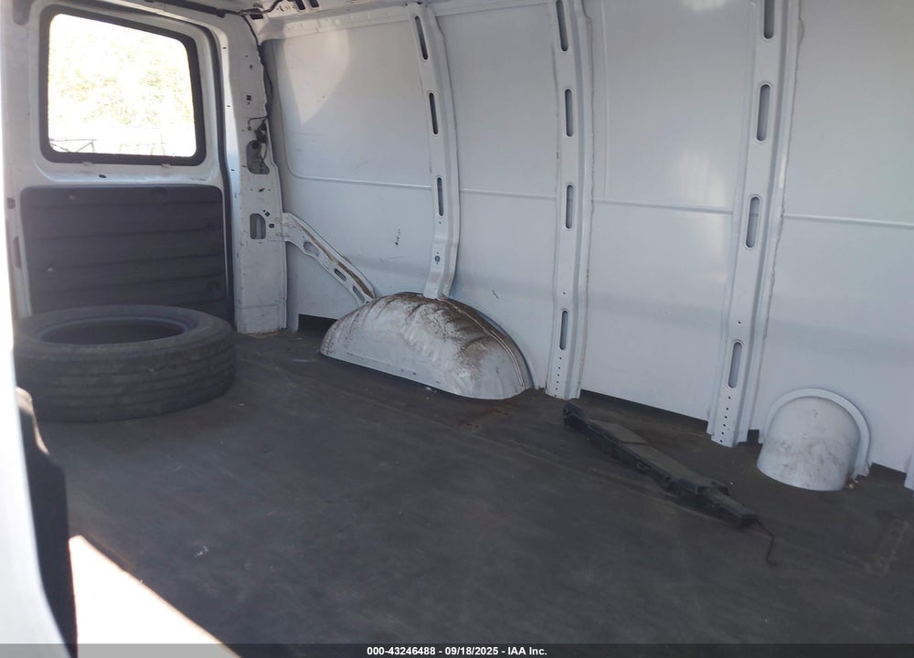 2006 CHEVROLET EXPRESS WORK VAN VIN: 1GCGG25V861110937