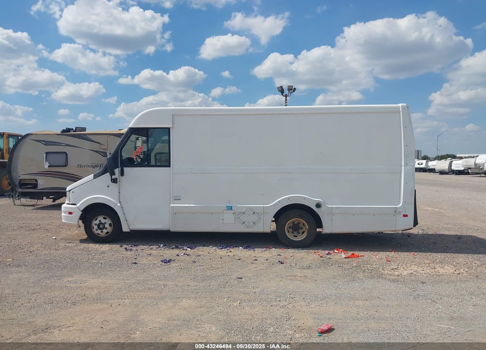 2014 ISUZU COMMERCIAL VAN VIN: JALB4T176E7W00111