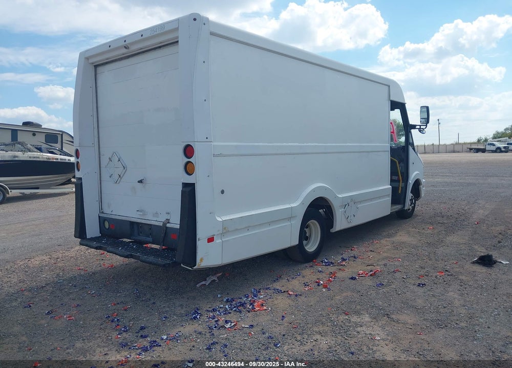 2014 ISUZU COMMERCIAL VAN VIN: JALB4T176E7W00111