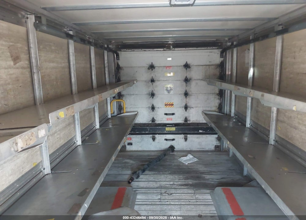 2014 ISUZU COMMERCIAL VAN VIN: JALB4T176E7W00111