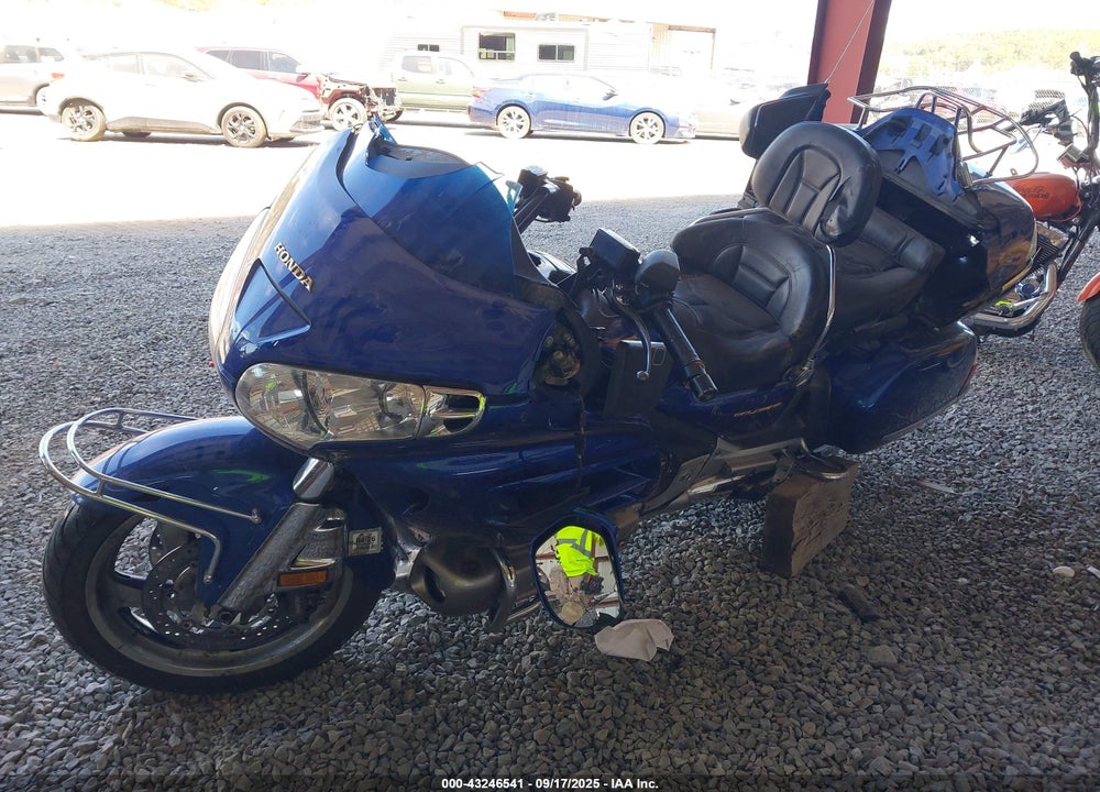 2001 HONDA GL1800 VIN: 1HFSC47081A003081