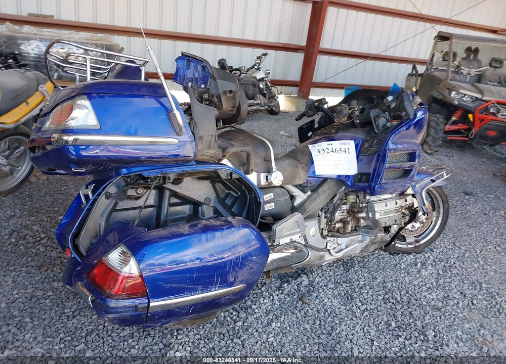 2001 HONDA GL1800 VIN: 1HFSC47081A003081