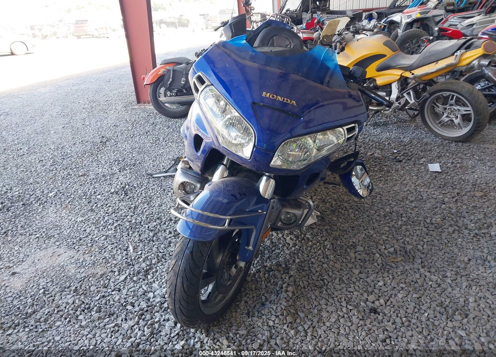 2001 HONDA GL1800 VIN: 1HFSC47081A003081