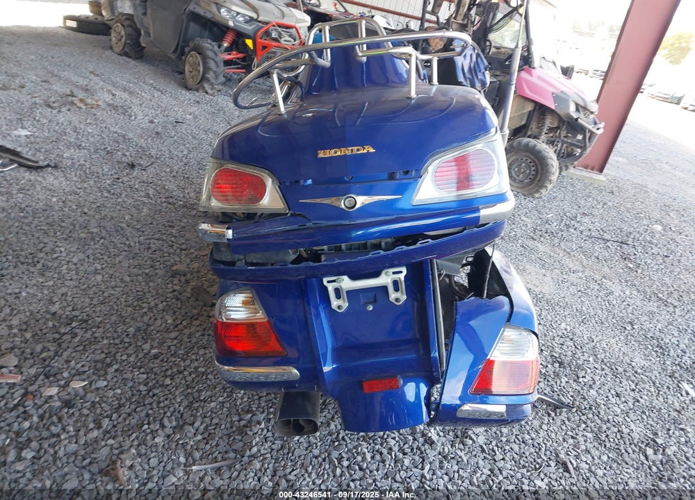 2001 HONDA GL1800 VIN: 1HFSC47081A003081