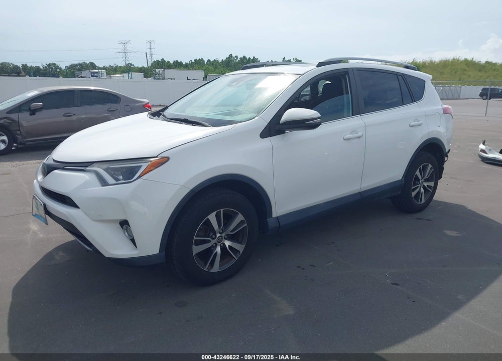 2017 TOYOTA RAV4 XLE VIN: 2T3RFREV8HW549533