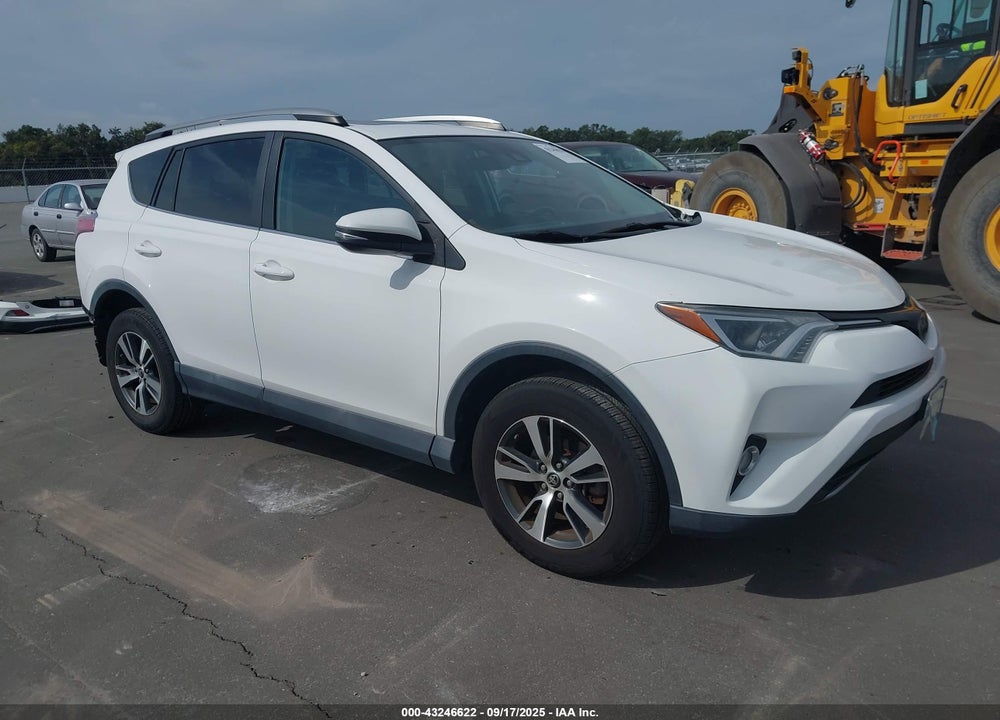 2017 TOYOTA RAV4 XLE VIN: 2T3RFREV8HW549533
