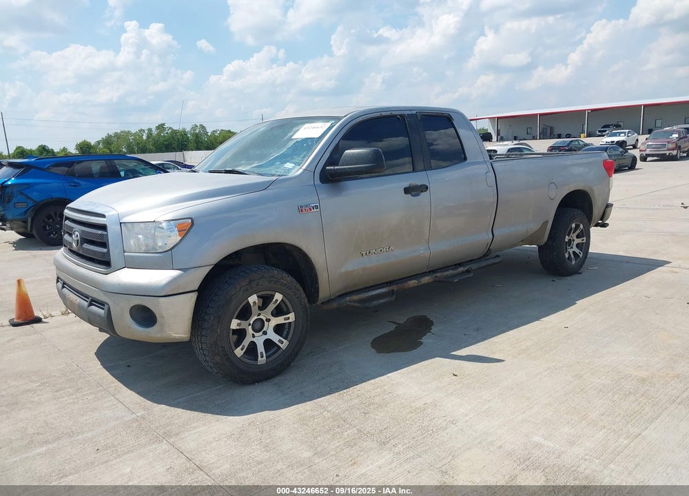 2010 TOYOTA TUNDRA GRADE 5.7L V8 VIN: 5TFCW5F13AX010104