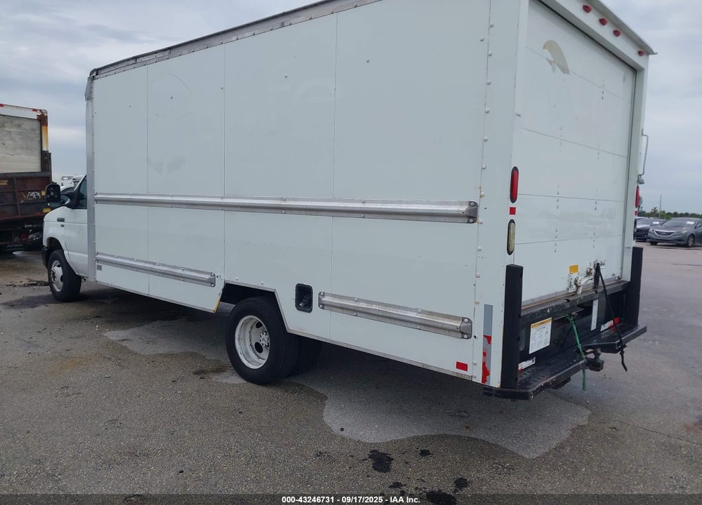 2011 FORD E-350 CUTAWAY VIN: 1FDWE3FL1BDA63923