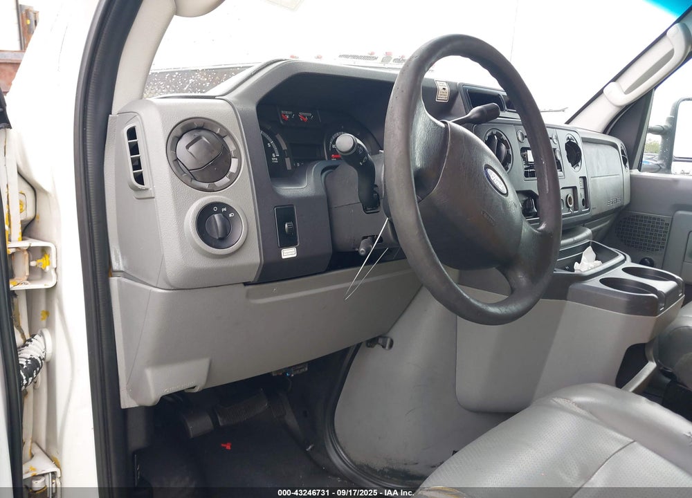 2011 FORD E-350 CUTAWAY VIN: 1FDWE3FL1BDA63923