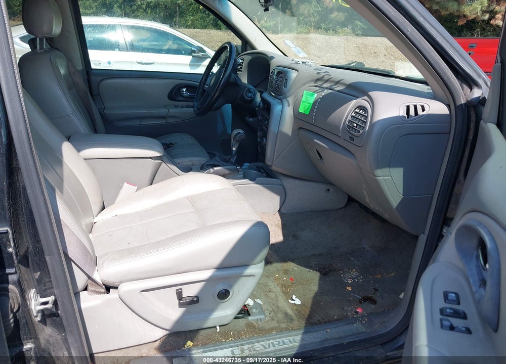 2005 CHEVROLET TRAILBLAZER VIN: 1GNDT13S752355228
