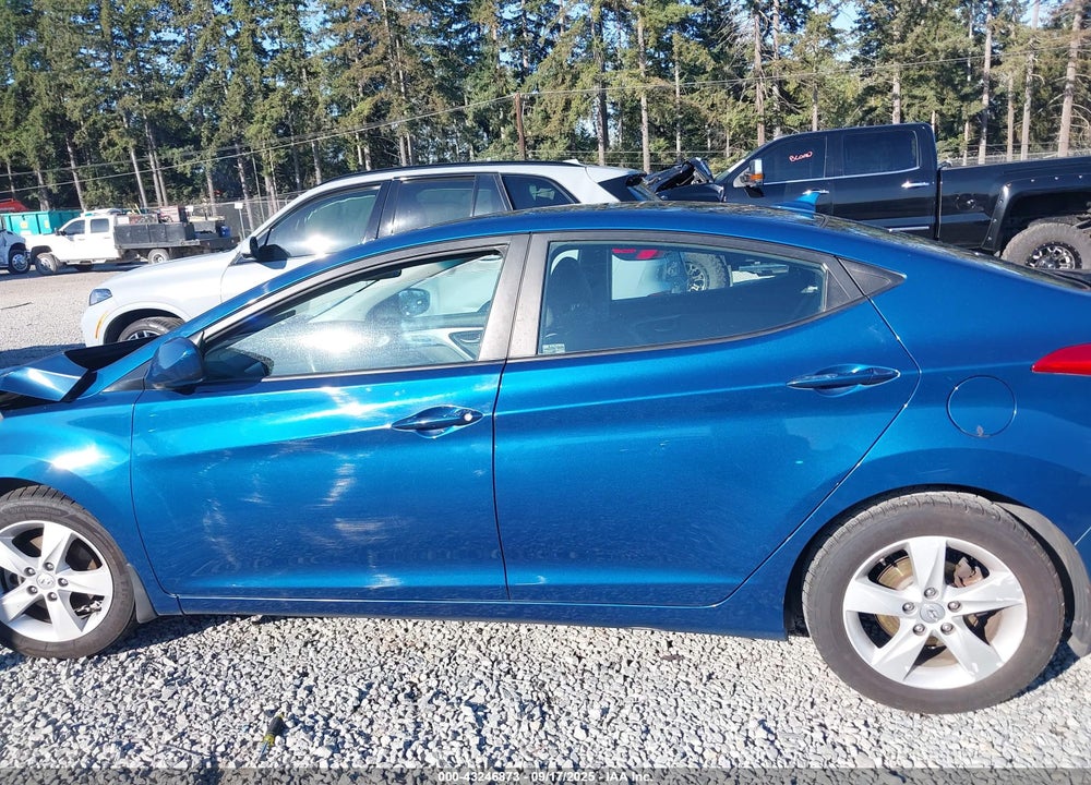 2013 HYUNDAI ELANTRA VIN: KMHDH4AEXDU945916