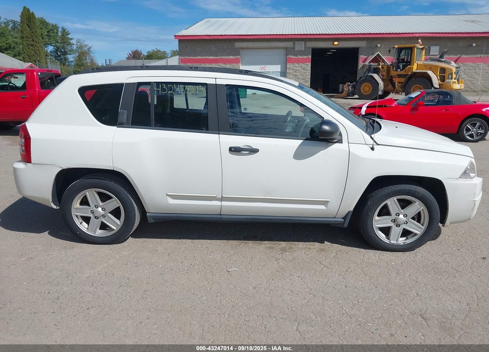 2008 JEEP COMPASS SPORT VIN: 1J8FT47W08D785281