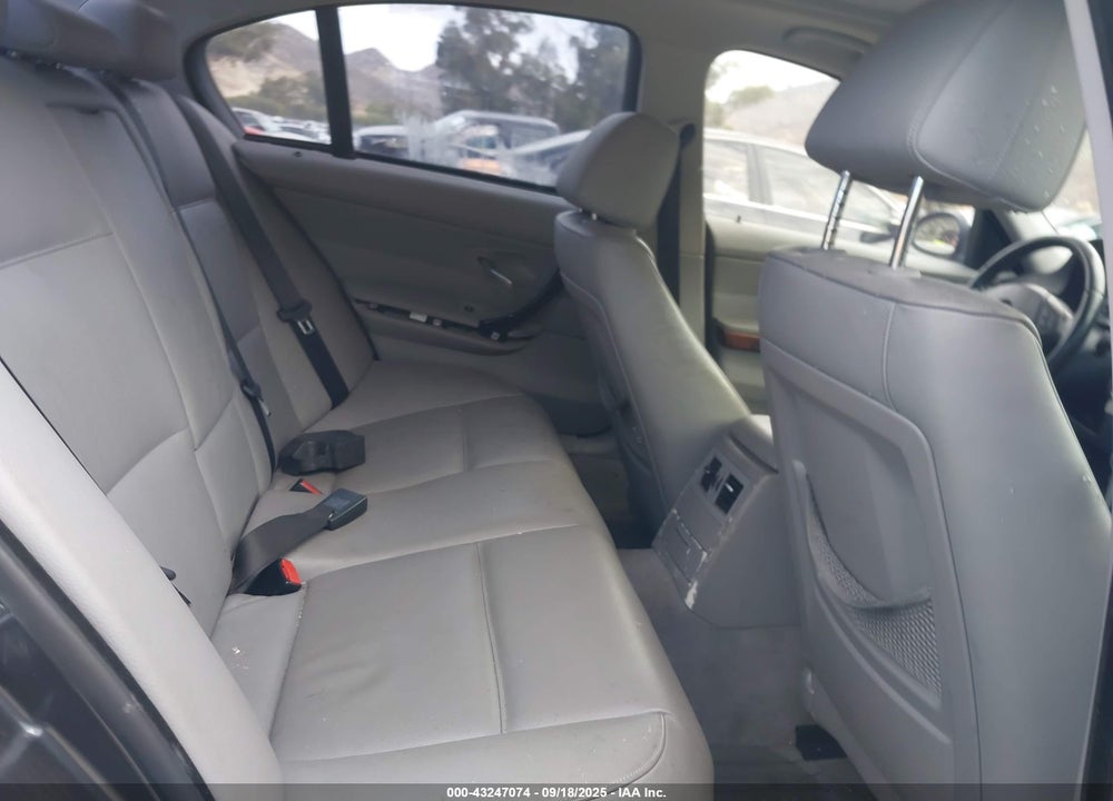 2008 BMW 3 SERIES VIN: WBAVA33568KX84046