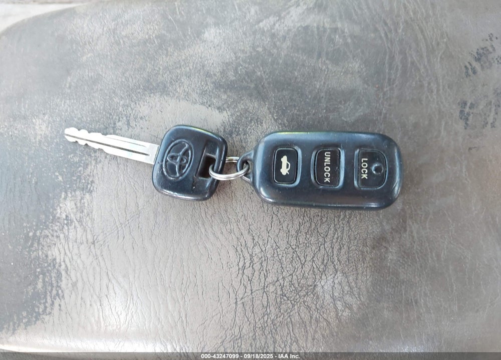 2002 TOYOTA CAMRY LE VIN: 4T1BE32K92U098012