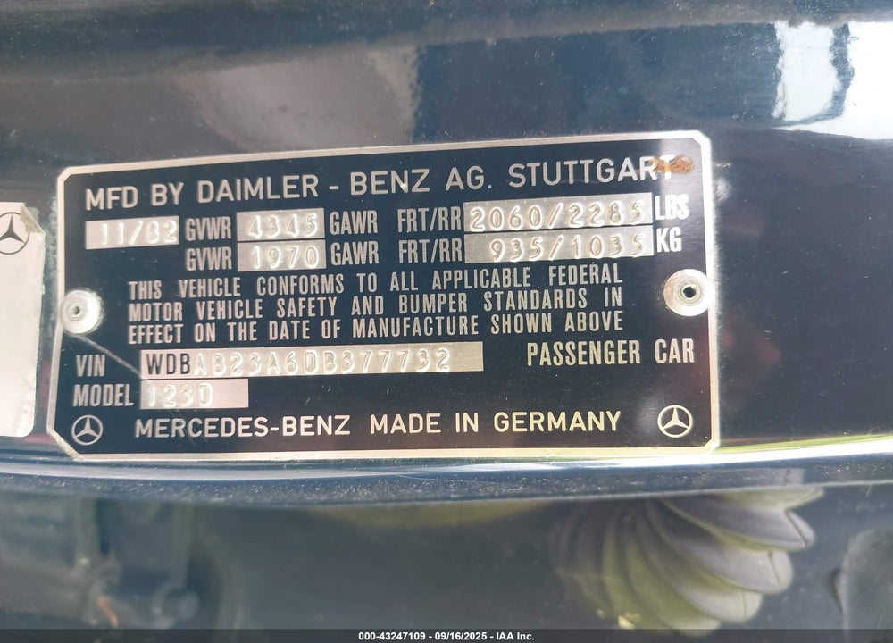 1983 MERCEDES-BENZ 240 D VIN: WDBAB23A6DB377732