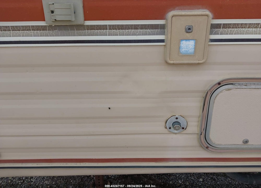 1986 YELLOWSTONE CEVILLE 631L VIN: 1YS300R21G1050287