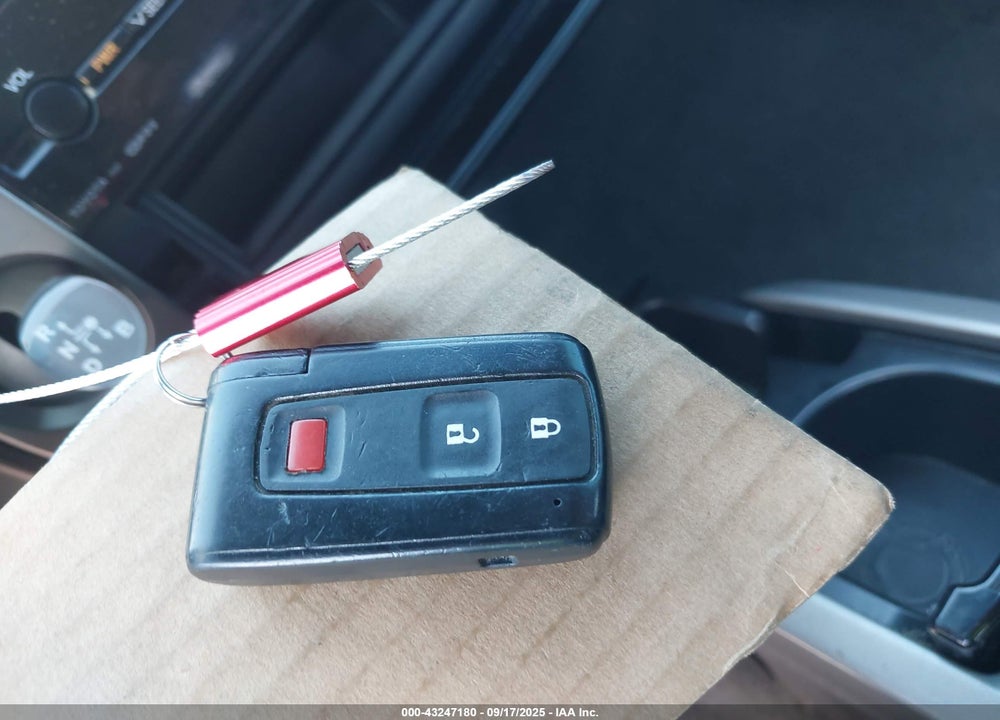 2008 TOYOTA PRIUS VIN: JTDKB20U083384017