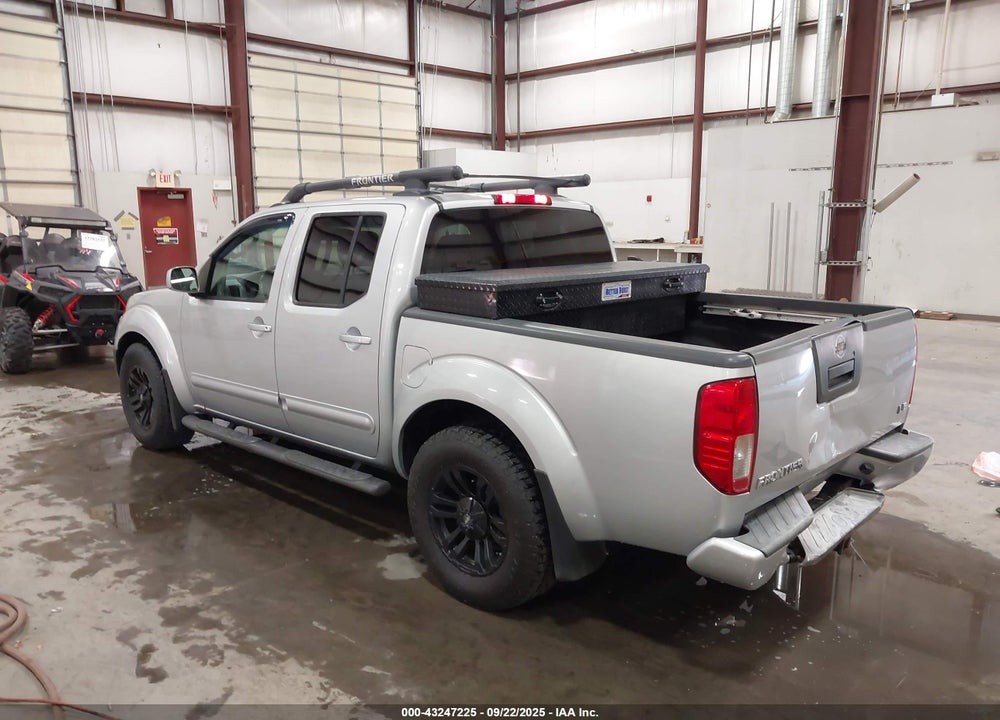2005 NISSAN FRONTIER LE VIN: 1N6AD07U45C461142