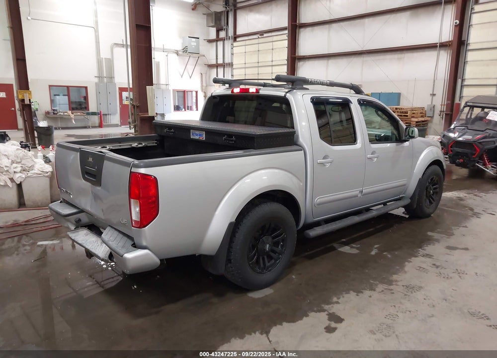 2005 NISSAN FRONTIER LE VIN: 1N6AD07U45C461142