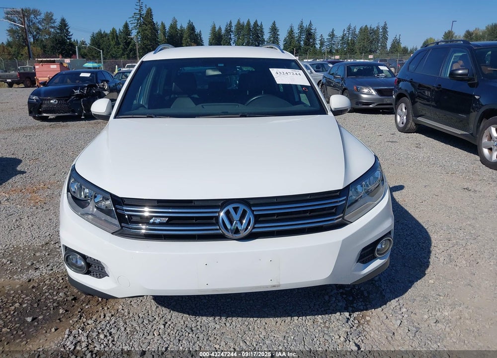 2016 VOLKSWAGEN TIGUAN VIN: WVGBV7AX3GW608631
