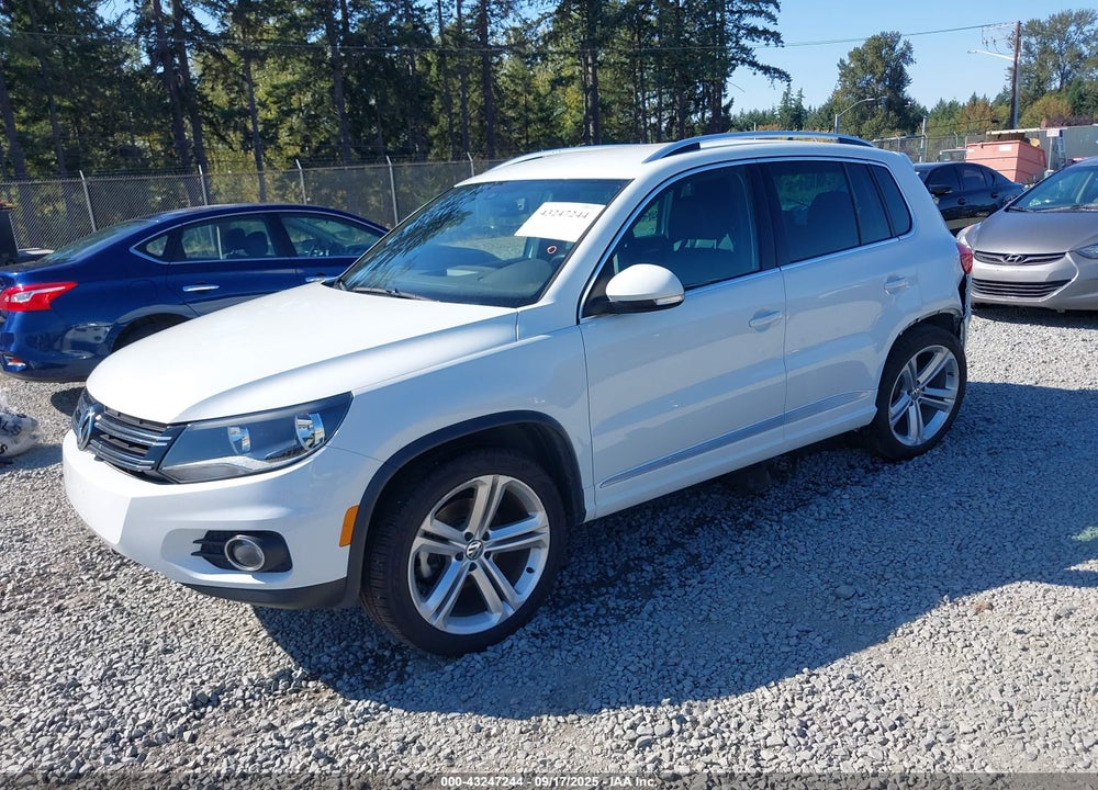 2016 VOLKSWAGEN TIGUAN VIN: WVGBV7AX3GW608631