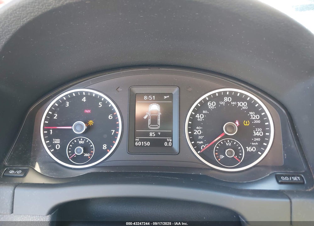 2016 VOLKSWAGEN TIGUAN VIN: WVGBV7AX3GW608631