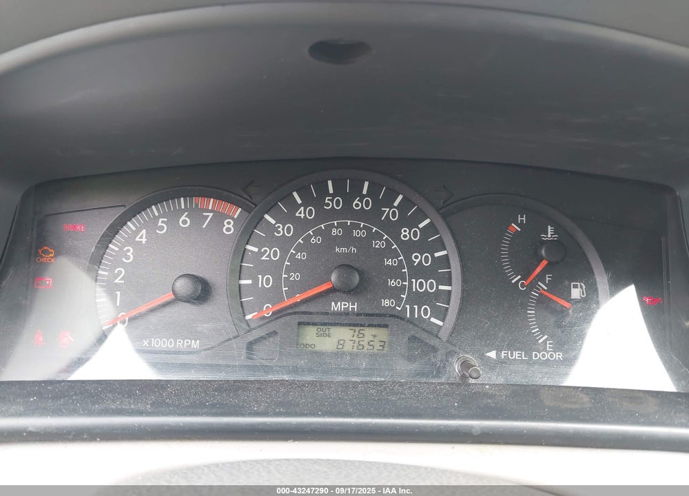 2005 TOYOTA COROLLA CE VIN: 2T1BR32E65C439175