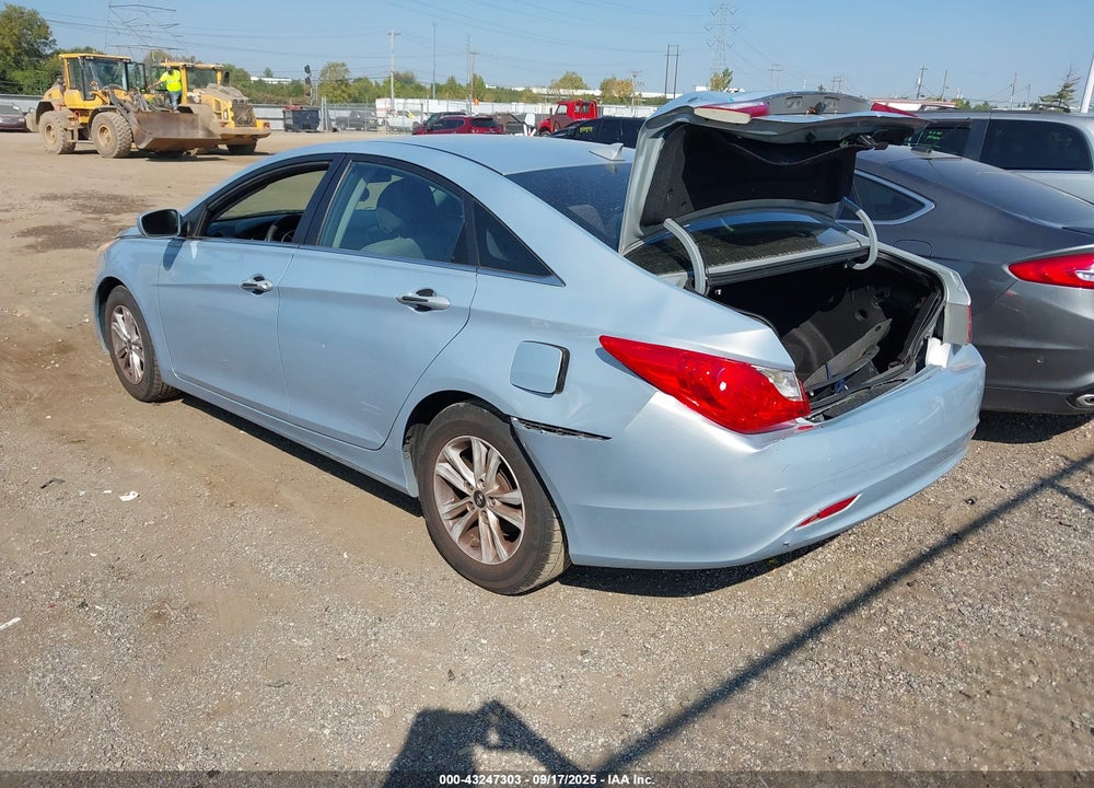 2013 HYUNDAI SONATA VIN: 5NPEB4AC2DH738648
