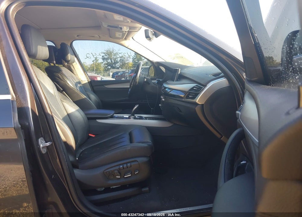 2014 BMW X5 VIN: 5UXKR6C5XE0J72079