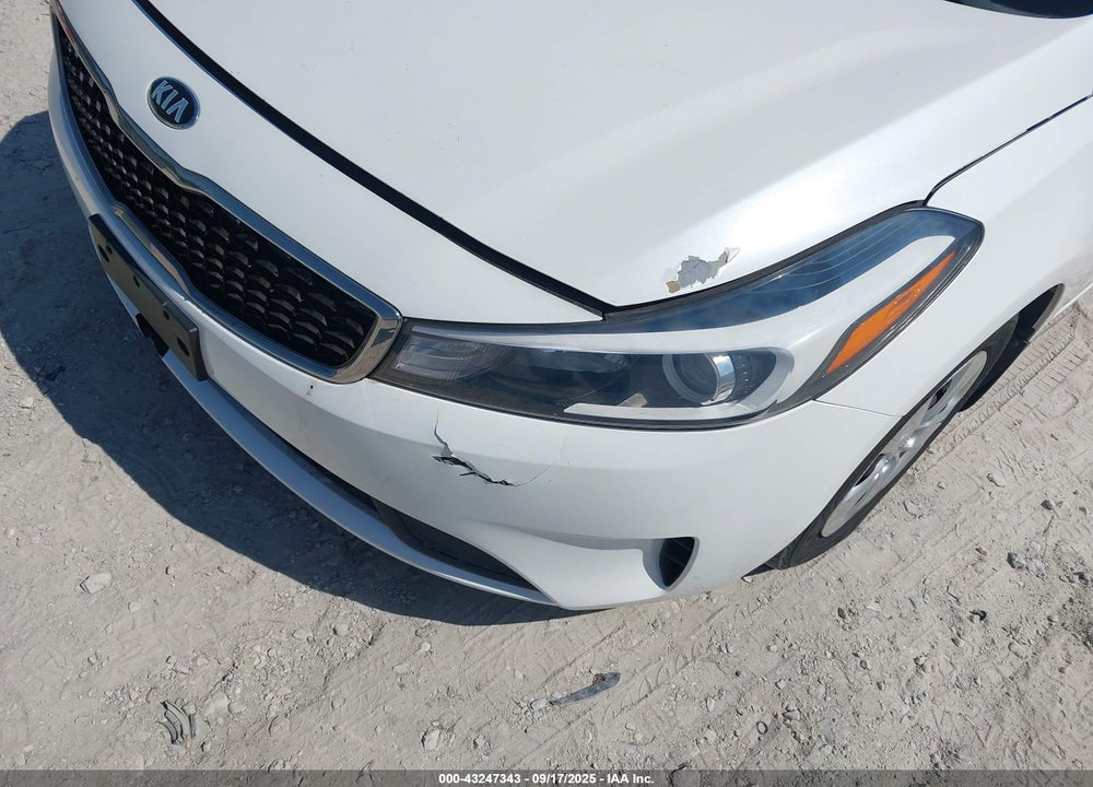 2017 KIA FORTE VIN: 3KPFL4A78HE069591